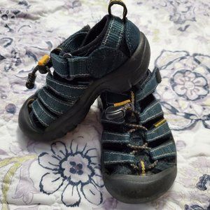 Keen toddler sandals size 8C